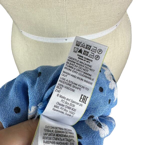 M&S COLLECTION Blue White Floral V-Neck Button Midi Dress Size US 4 Boho‎ Preppy - Picture 8 of 9